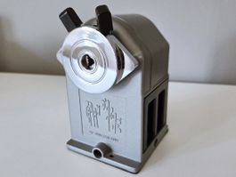 Caran D`Ache Spitzmaschine Metall Grau, Spitzer